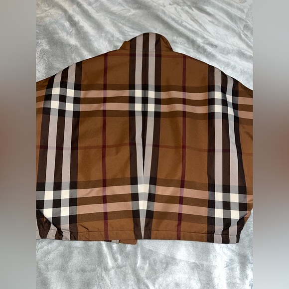 Burberry Medium Jacket - Picture 12 of 15